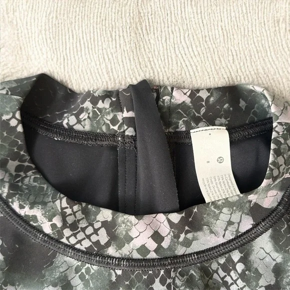 Lululemon Zip Back Paddle Swim Suit
Hideaway Multi Print Size 8 High Neck - Picture 6 of 12